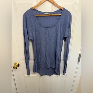 Women’s Light Blue Athleta Long Sleeve Top Size Medium Lightweight Workout